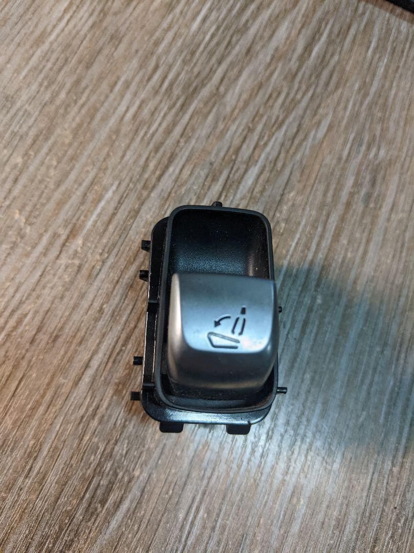 кнопка (выключатель) Mercedes-Benz C-Класс W205/S205/C205 2015, 2.1 л., OM 651.921, дизель, АКПП, универсал, A2059051403, 2059051403