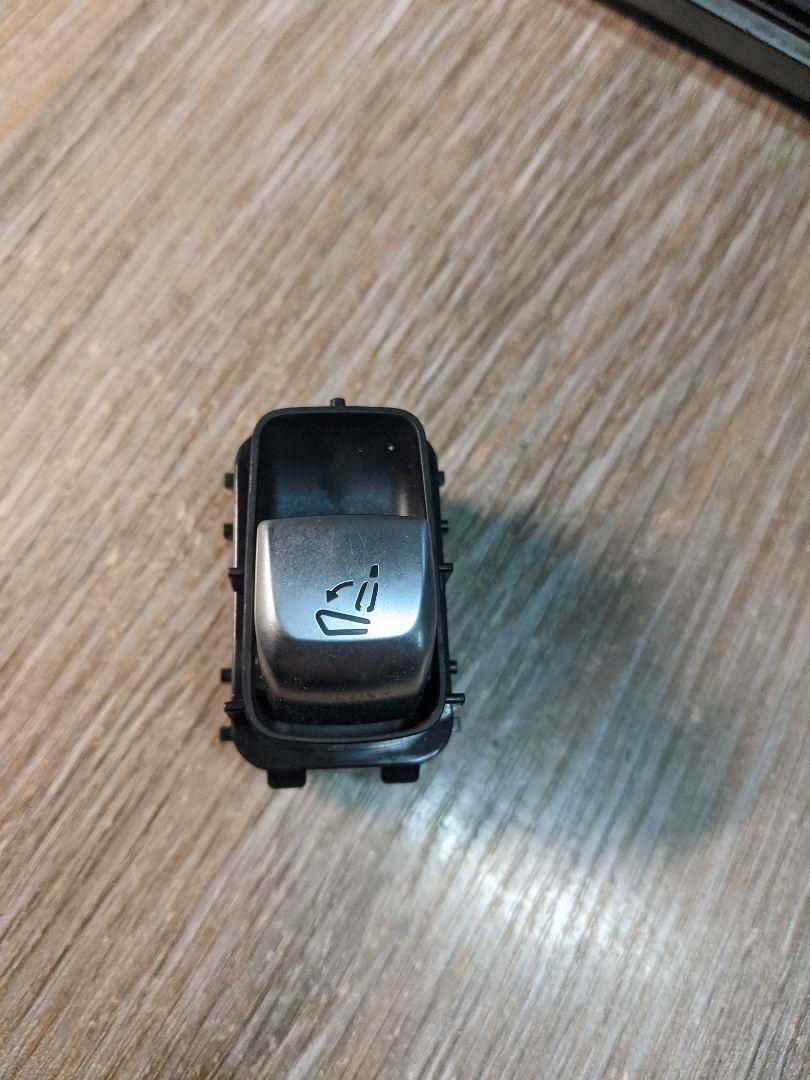 кнопка (выключатель) Mercedes-Benz C-Класс W205/S205/C205 2015, 2.1 л., OM 651.921, дизель, АКПП, универсал, A2059051403, 2059051403