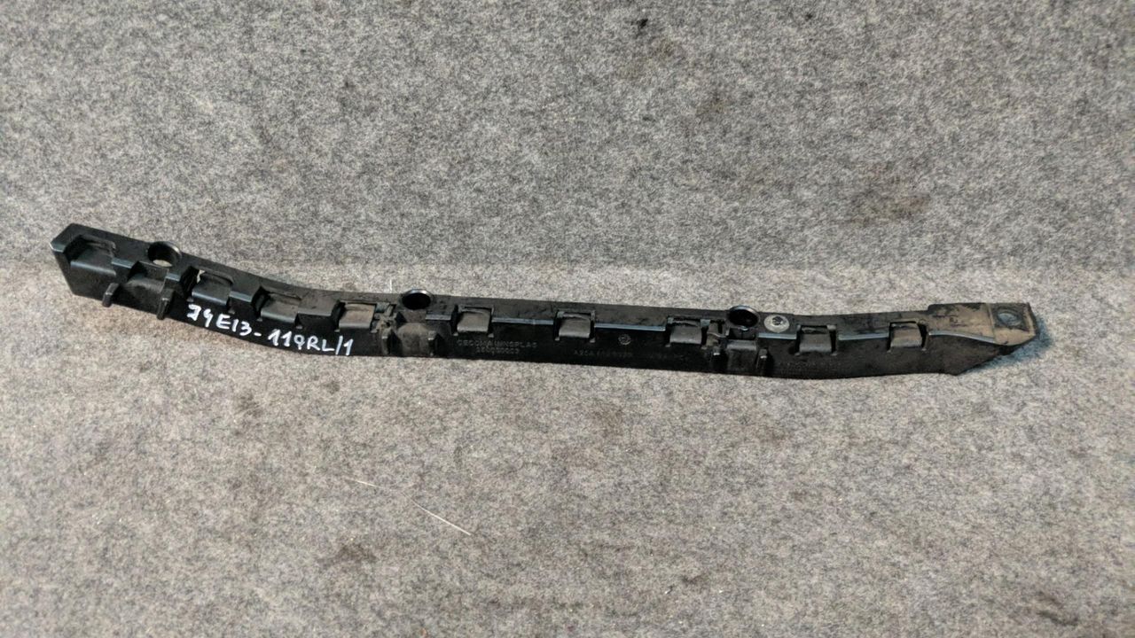 Крепление бампера переднего Mercedes-Benz C-Класс W204/S204 2008, 2.1 л., OM 646.811, дизель, МКПП, серебро, седан, A2048800330, 2048800330