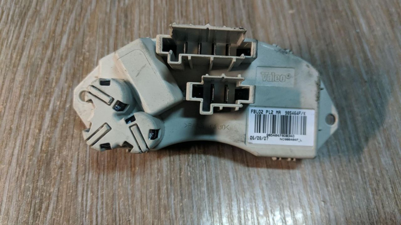 сопротивление печки BMW 3 серия E90/E91/E92/E93 2007, 3.0 л., N54 B30 A, бензин, АКПП, седан, 985454FK