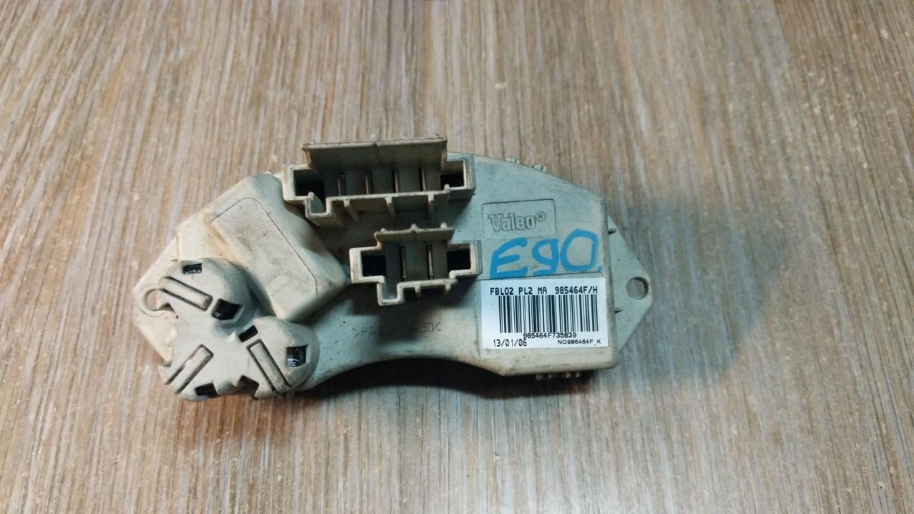 сопротивление печки BMW 3 серия E90/E91/E92/E93 2006, 3.0 л., N54 B30 A, бензин, АКПП, седан, 985454FK