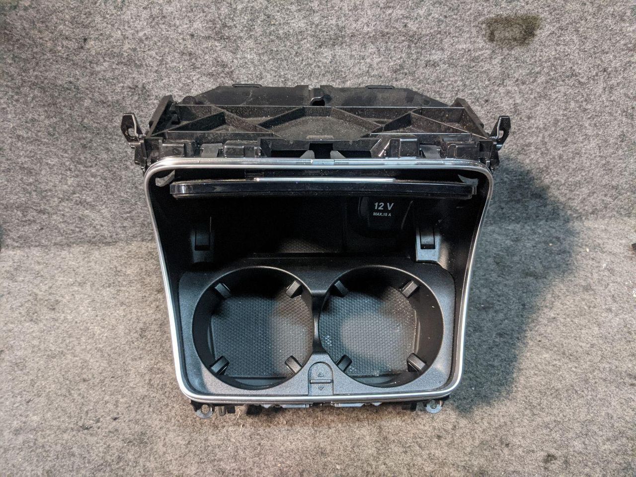 вещевой ящик центральной консоли Mercedes-Benz C-Класс W205/S205/C205 2015, 2.1 л., дизель, АКПП, универсал, A2056800210, 2056800210