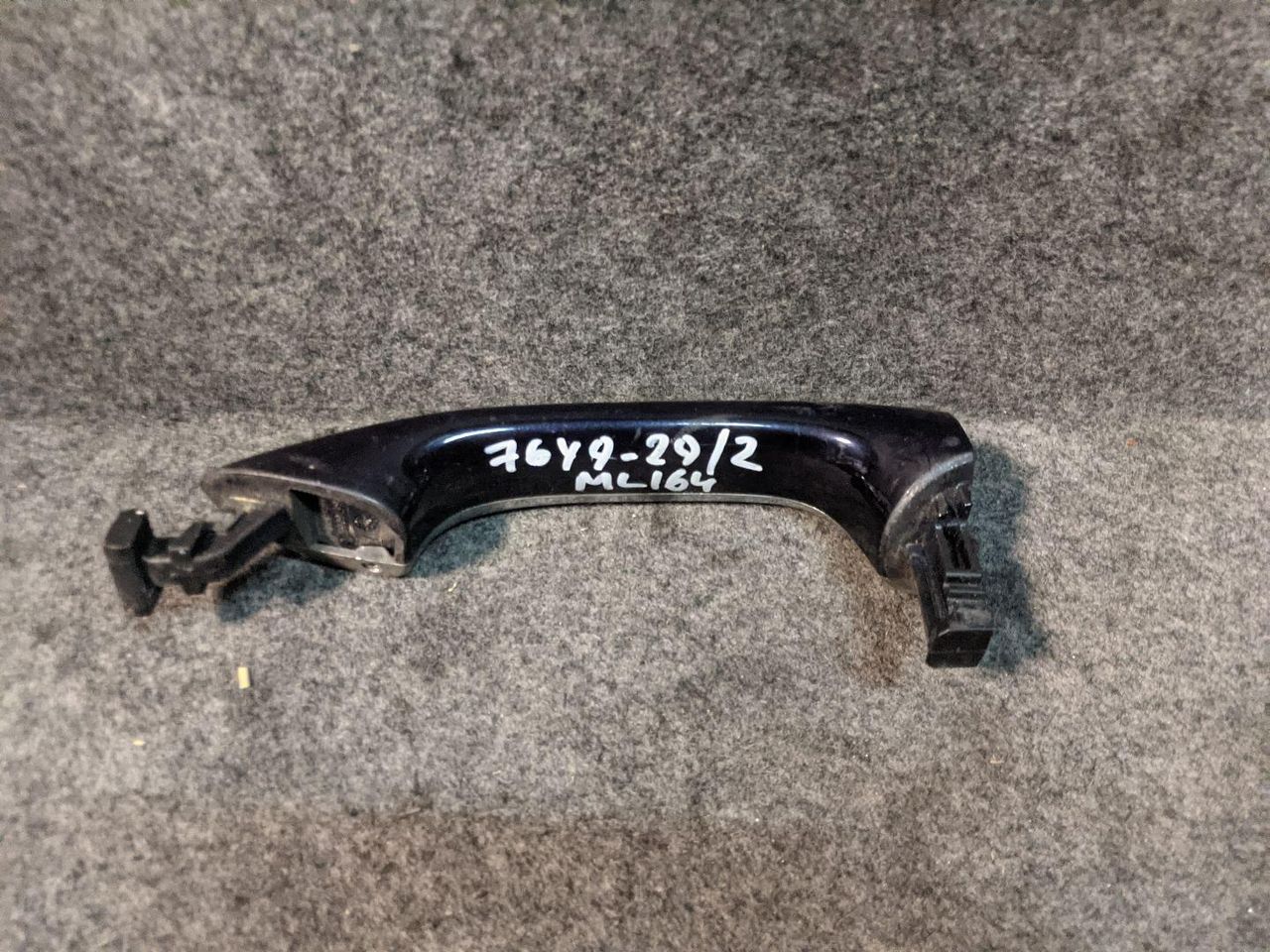 ручка наружная Mercedes-Benz M-Класс W164 2006, 3.5 л., M 272.967, бензин, АКПП, внедорожник 5 дв., правый руль, A1647600570, 1647600570