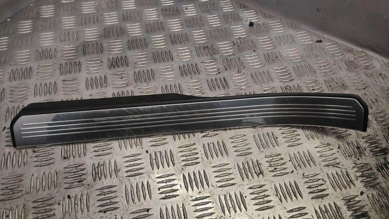 накладка на порог внутренняя Mercedes-Benz S-Класс W221 [рестайлинг] 2012, 3.0 л., OM 642.862, дизель, АКПП, серебристый, седан, 2216801735