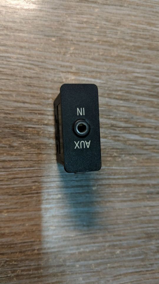 разъем AUX / USB BMW X3 E83 [рестайлинг] 2007, 3.0 л., N52 B30 A, бензин, АКПП, черный, внедорожник 5 дв., 6930561, 61316930561
