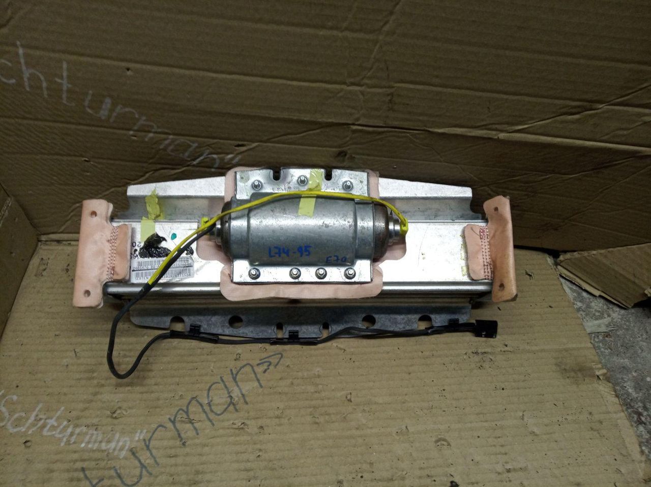 подушка безопасности пассажира BMW X5 E70 [рестайлинг] 2011, 3.0 л., N57 D30 A, дизель, АКПП, внедорожник 5 дв., 2406447