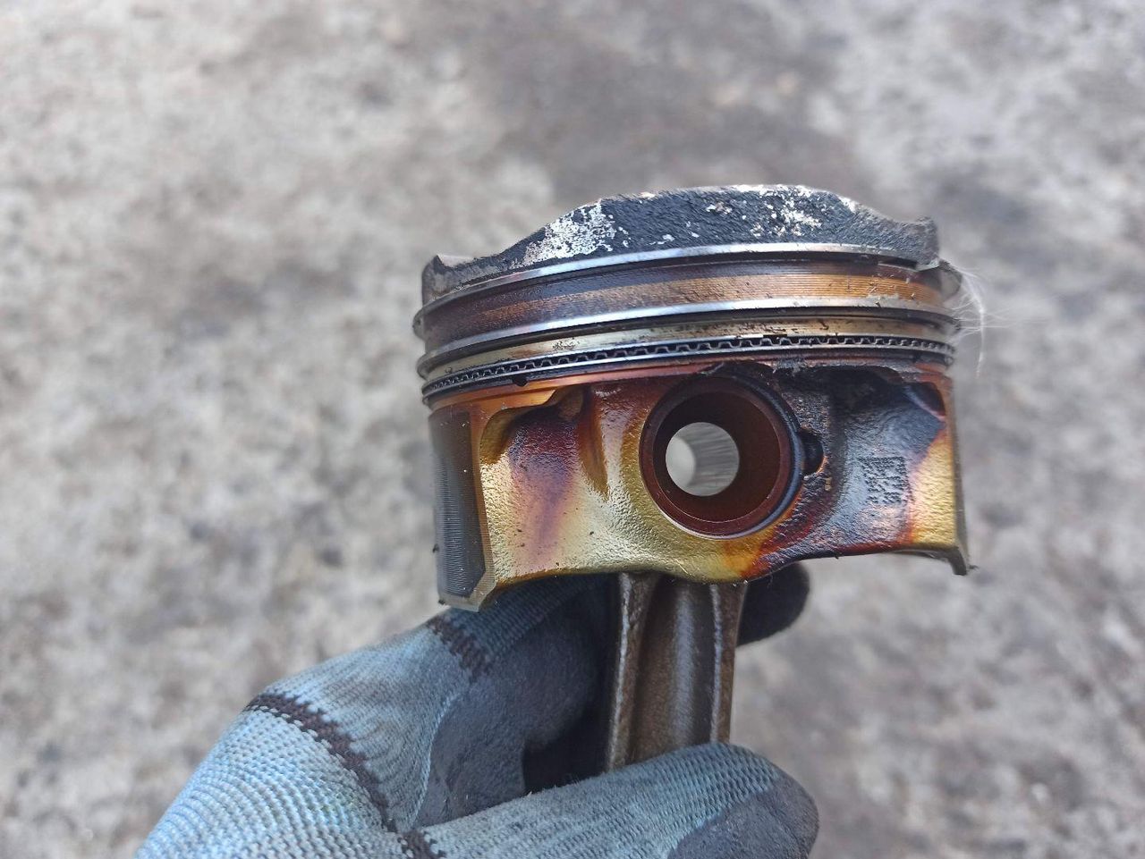 поршень BMW 5 серия F07/F10/F11 2010, 3.5 л., бензин