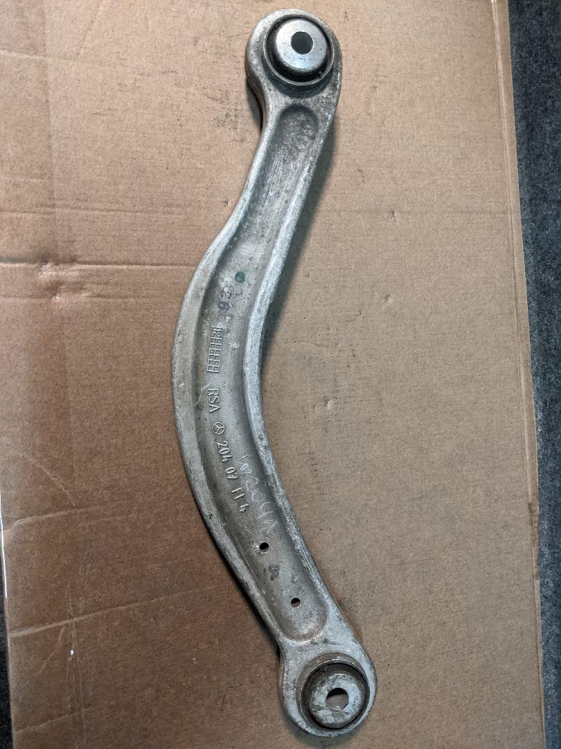 рычаг задний правый Mercedes-Benz C-Класс W204 [рестайлинг] 2013, 2.1 л., OM 651.913, дизель, АКПП, седан, A2043301506, 2043301506