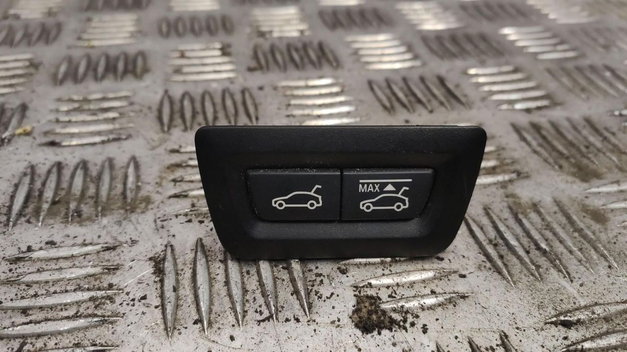кнопка открытия багажника BMW 5 серия F07/F10/F11 2012, 3.0 л., N55 B30 A, бензин, АКПП, хетчбэк 5 дв., 9194912