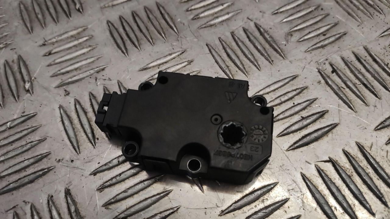 моторчик заслонки печки Mercedes-Benz C-Класс W205/S205/C205 2015, 2.0 л., M 274.920, бензин, АКПП, седан, правый руль