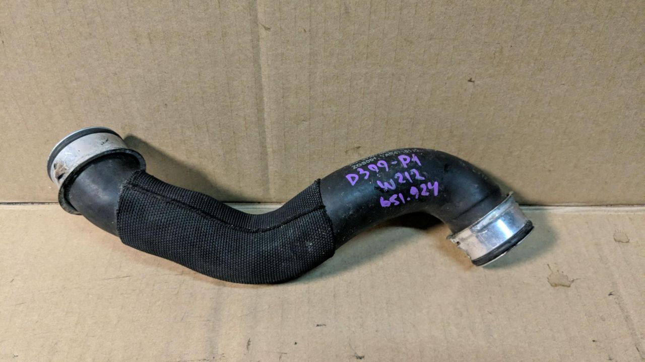 патрубок радиатора Mercedes-Benz E-Класс W212/S212/C207/A207 2012, 2.1 л., OM 651.924, дизель, АКПП, темно-серый, седан, A2125018282, 2125018282