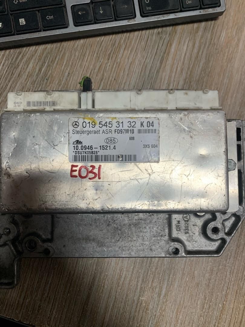 Блок управления ABS/ESP Mercedes-Benz C-Класс W202/S202 1995, 2.5 л., OM 605.911, дизель, 0195453132