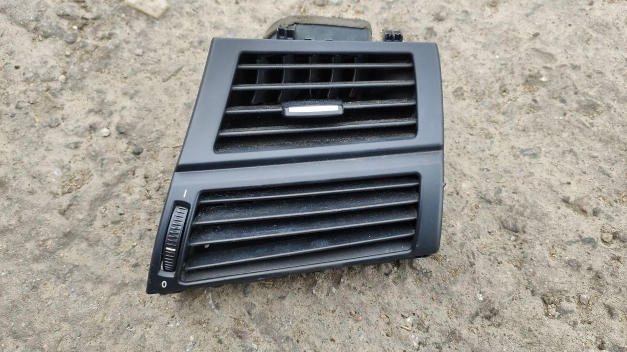 дефлектор обдува салона BMW X5 E70 2007, 3.0 л., N52 B30 AF, бензин, АКПП, 7161804