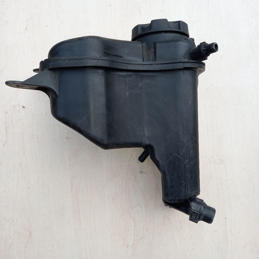 бачок расширительный BMW 3 серия E90/E91/E92/E93 (2004 - 2010)