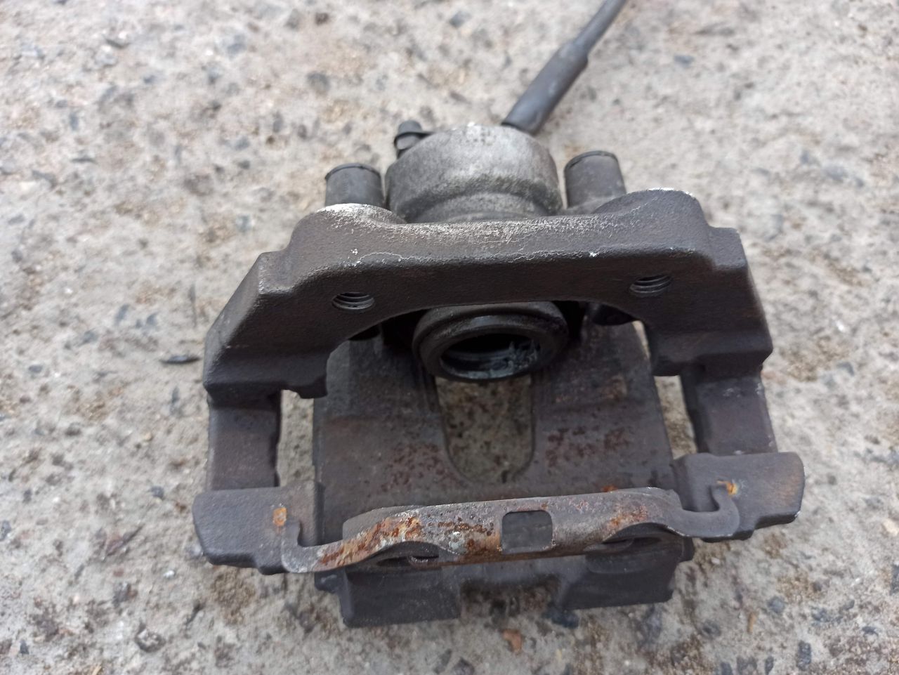 суппорт задний правый BMW 7 серия F01/F02 2011, 3.0 л., N54 B30 A, бензин, седан