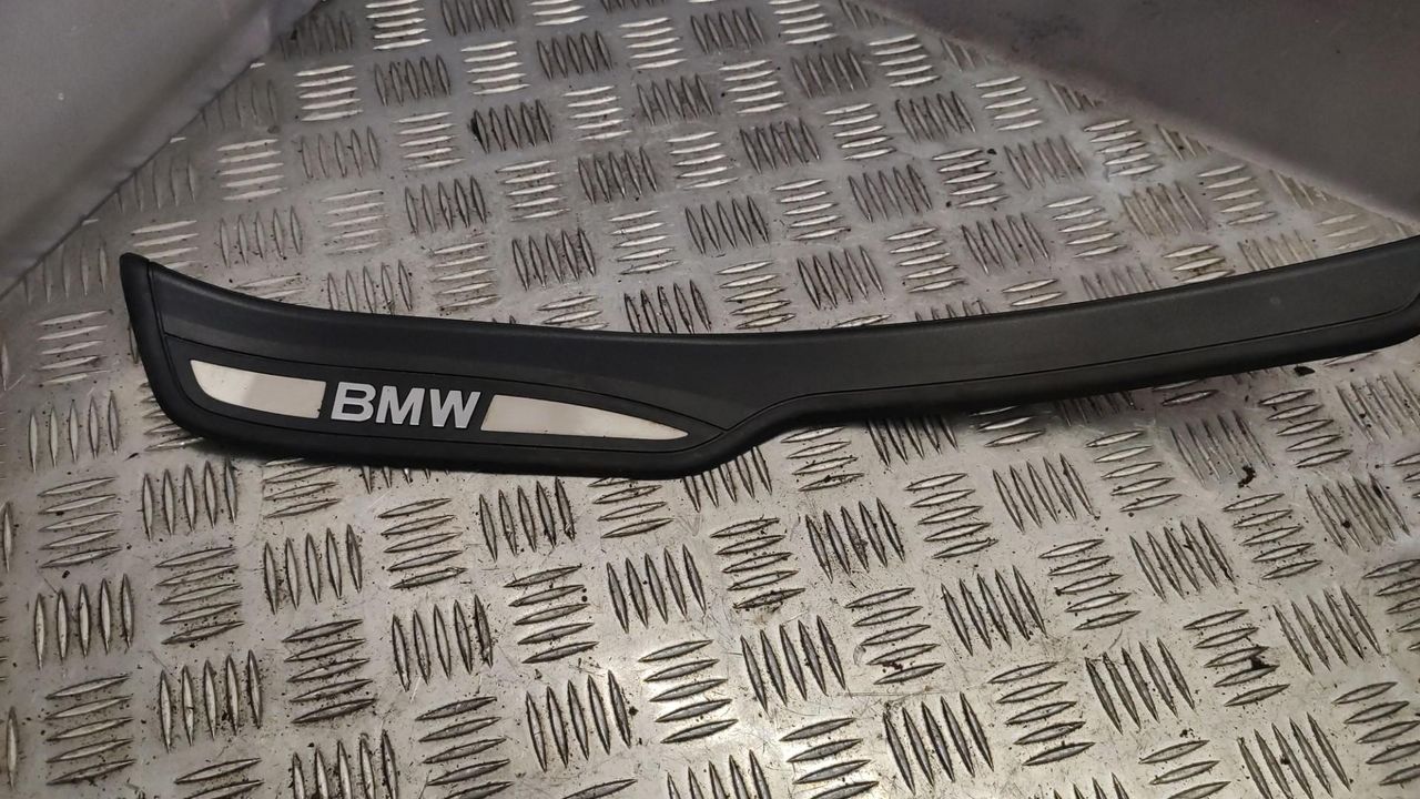 накладка на порог внутренняя BMW 3 серия E90/E91 [рестайлинг] 2008, 2.0 л., N47 D20 A, дизель, АКПП, универсал, полный привод, 7172297