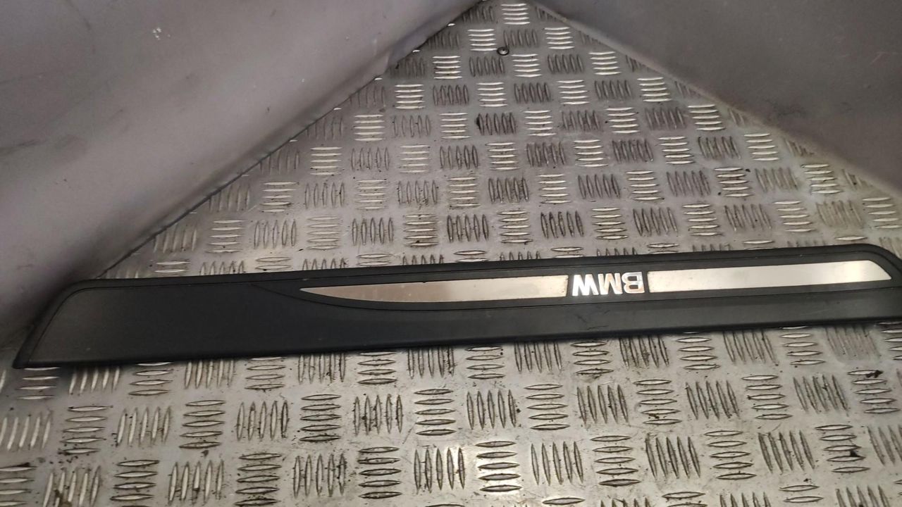 накладка на порог внутренняя BMW 3 серия E90/E91 [рестайлинг] 2008, 2.0 л., N47 D20 A, дизель, АКПП, универсал, полный привод, 7172295
