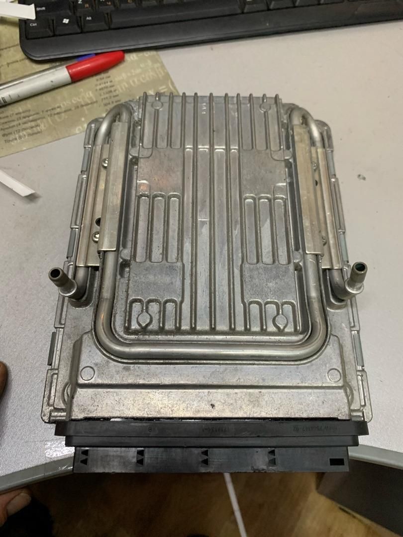 блок управления двигателем BMW 7 серия F01/F02 2010, 4.4 л., N63 B44 A, бензин, АКПП, черный, седан, 7613202, 13617613202