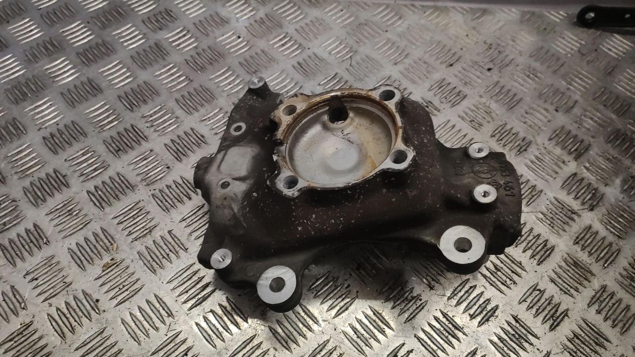 кулак поворотный левый BMW 7 серия E65/E66/E67 [рестайлинг] 2006, 4.8 л., бензин, 6753461