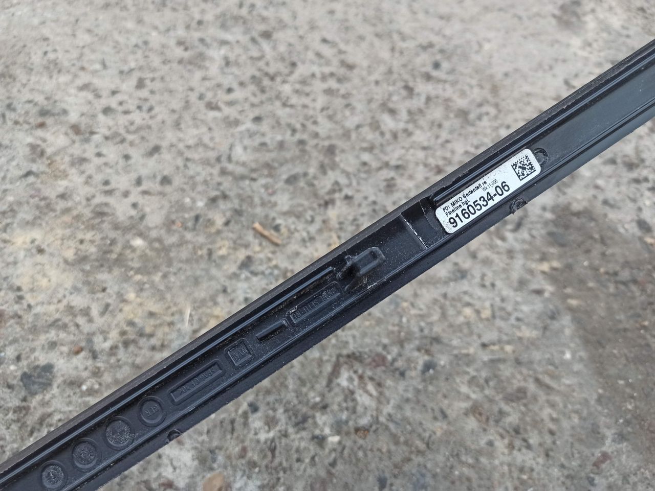 Декоративная накладка центральной консоли BMW 7 серия F01/F02 2011, 3.0 л., N54 B30 A, бензин, седан, 9160534