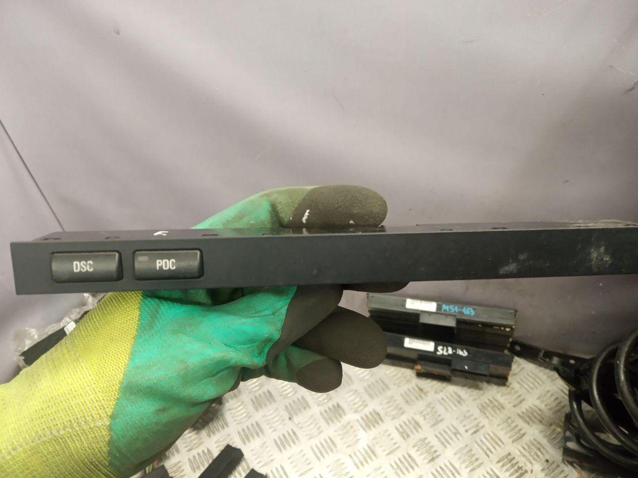 кнопка (выключатель) BMW 5 серия E39 [рестайлинг] 2000, 2.5 л., дизель, АКПП, универсал, 8373769