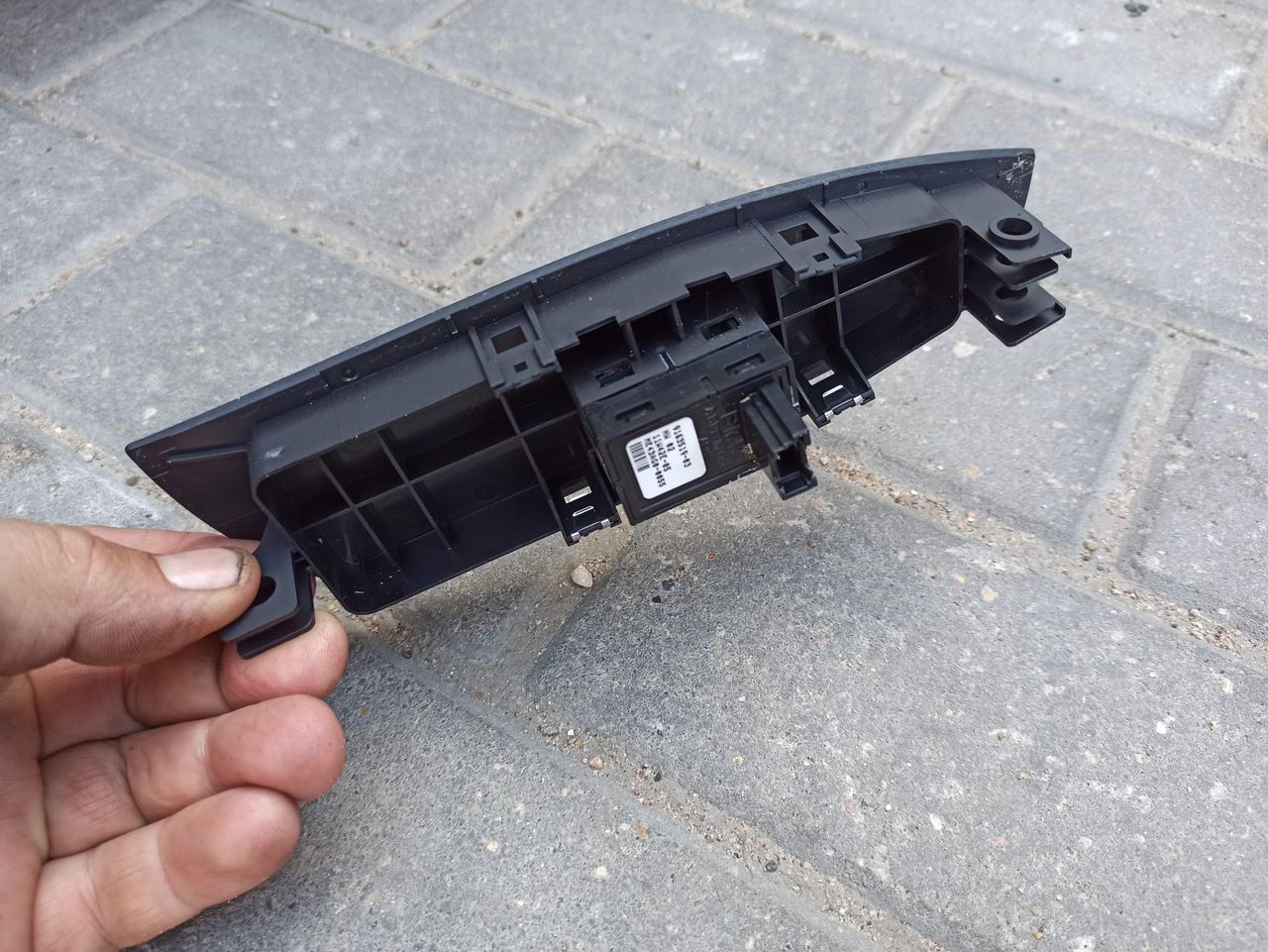 кнопка стеклоподъемника двери передней правой BMW 7 серия F01/F02 2011, 3.0 л., N54 B30 A, бензин, седан, 9163519