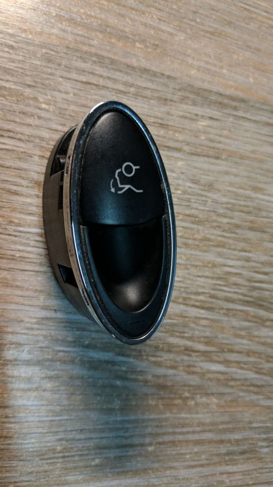 кнопка открытия багажника Mercedes-Benz E-Класс W211/S211 2005, 2.1 л., OM 646.961, дизель, АКПП, седан, A2118211151, 2118211151