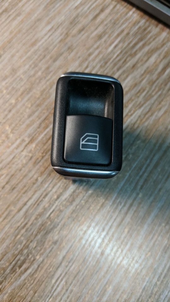 кнопка стеклоподъемника двери задней правой Mercedes-Benz GL-Класс X166 2013, 3.0 л., OM 642.826, дизель, АКПП, коричневый, внедорожник 5 дв., A2049058102, 2049058102