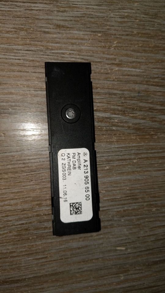 усилитель антенны Mercedes-Benz E-Класс W213/S213/C238/A238 2016, 2.0 л., OM 654.920, дизель, АКПП, белый, седан, правый руль, A2139056500, 2139056500, FMDAB