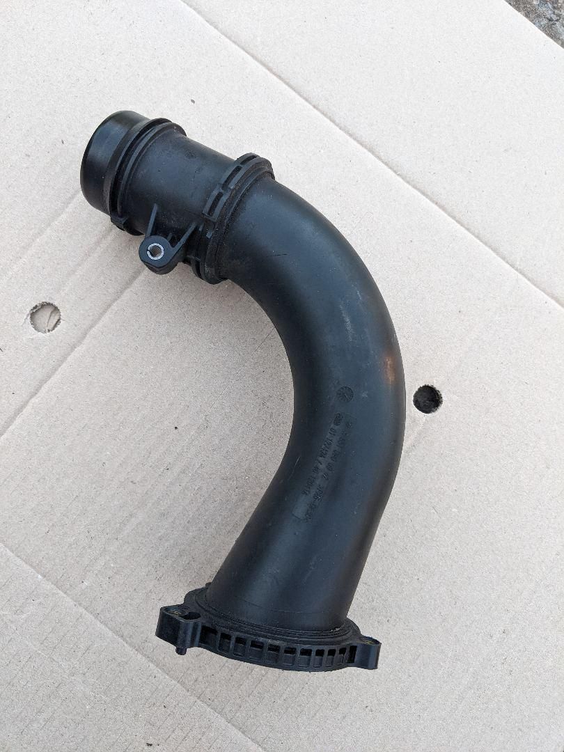 патрубок интеркулера Mercedes-Benz M-Класс W166 2012, 2.1 л., OM 651.960, дизель, АКПП, мокрый асфальт, внедорожник 5 дв., A6510900942, 6510900942
