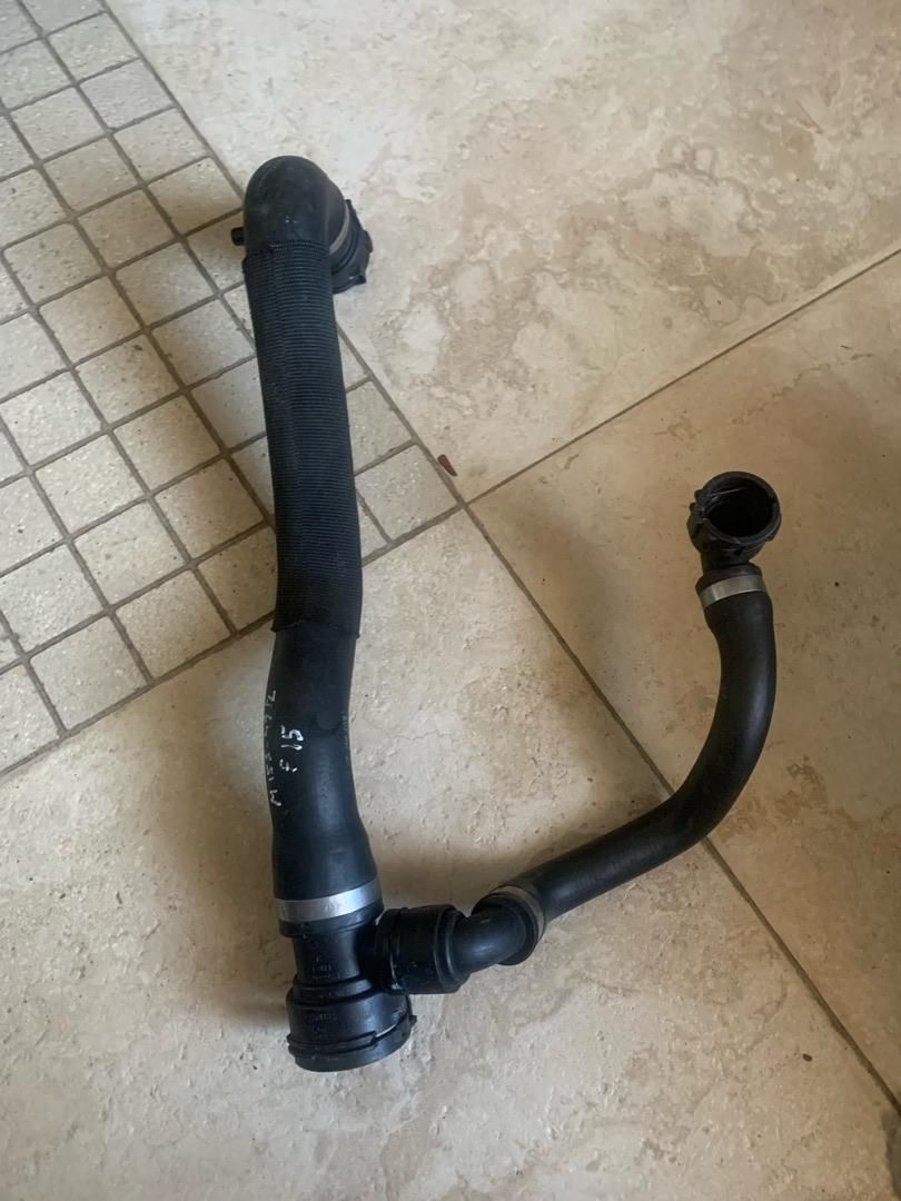 патрубок радиатора BMW X5 F15 2018, 3.0 л., N57 D30 C, дизель, АКПП, белый, внедорожник 5 дв., 7823890, 17127823890