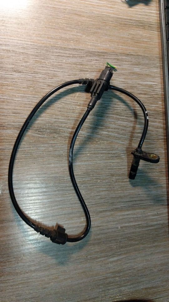 датчик ABS Mercedes-Benz E-Класс W211/S211 2004, 3.2 л., OM 648.961, дизель, АКПП, универсал, 2115401817, A2115401817