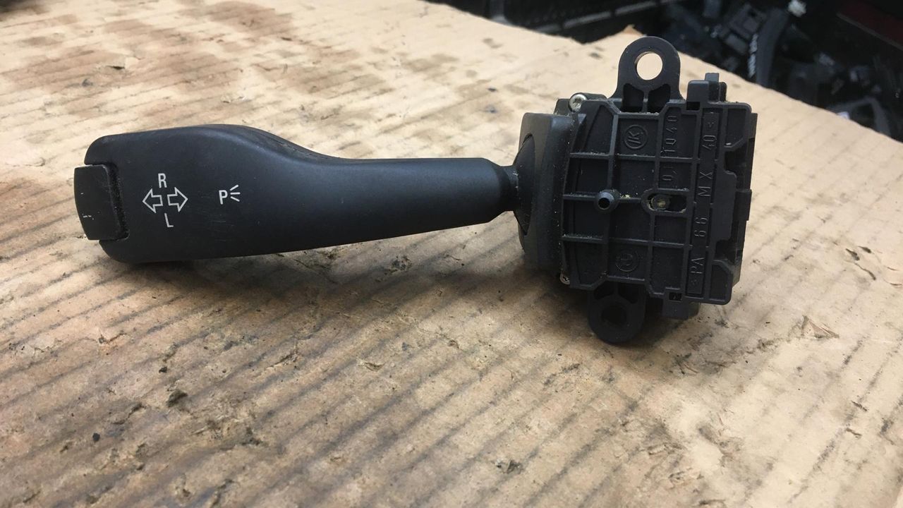 переключатель поворотов BMW 3 серия E46 2002, 2.0 л., M47 D20 (204D1), дизель, АКПП, седан, 8363668