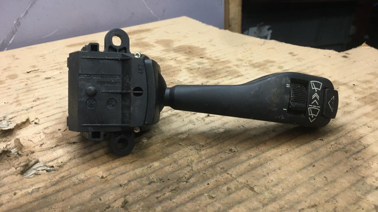 переключатель дворников BMW X5 E53 2001, 4.6 л., M62 B46 (468S1), бензин, АКПП, внедорожник 5 дв., 8375408