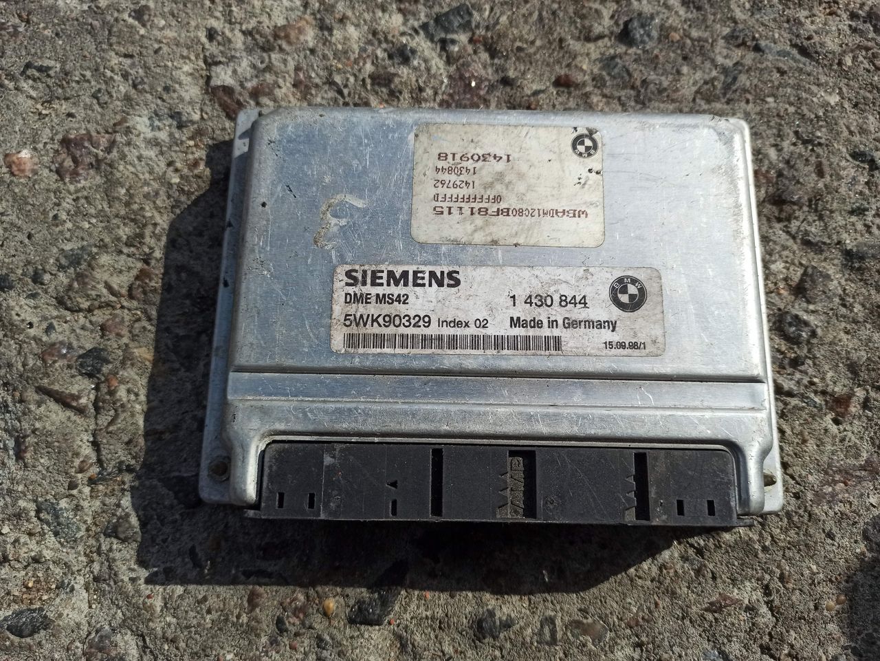 блок управления двигателем BMW 3 серия E46 2000, 2.8 л., бензин, 1430844