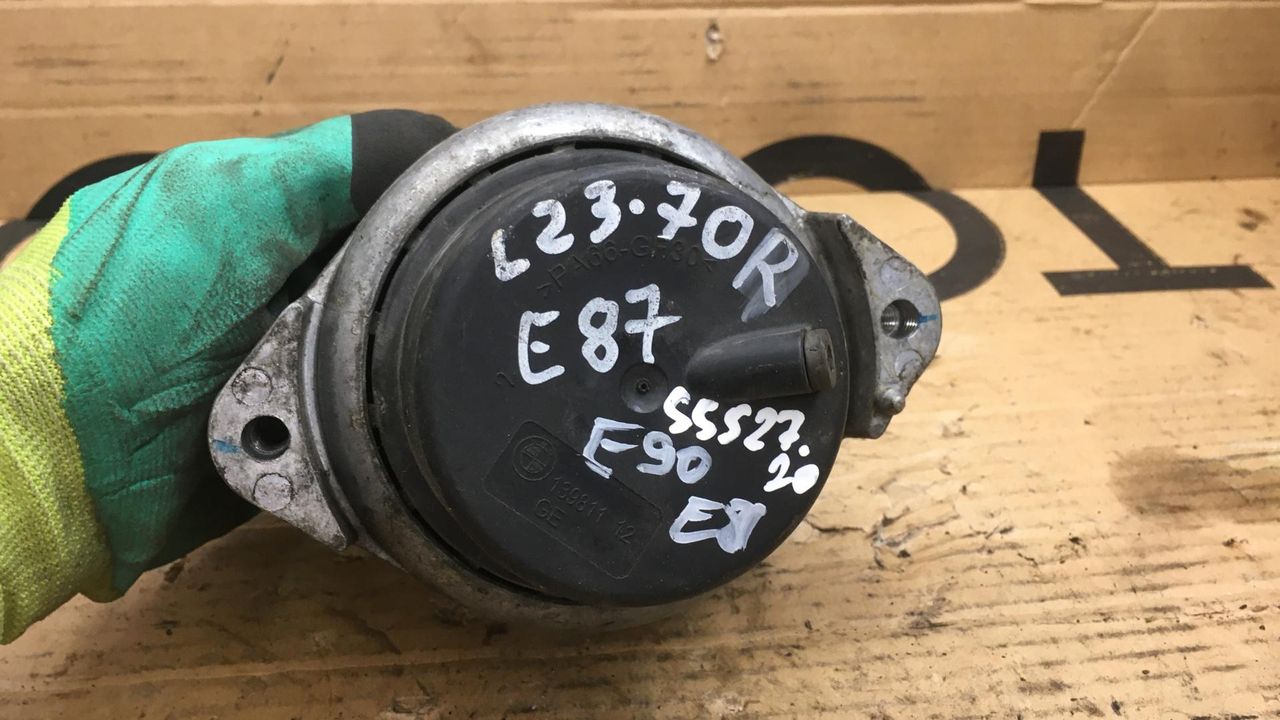 подушка крепления двигателя BMW 1 серия E81/E82/E87/E88 [рестайлинг] 2007, 2.0 л., N43 B20 A, бензин, МКПП, хетчбэк 5 дв., 6773742