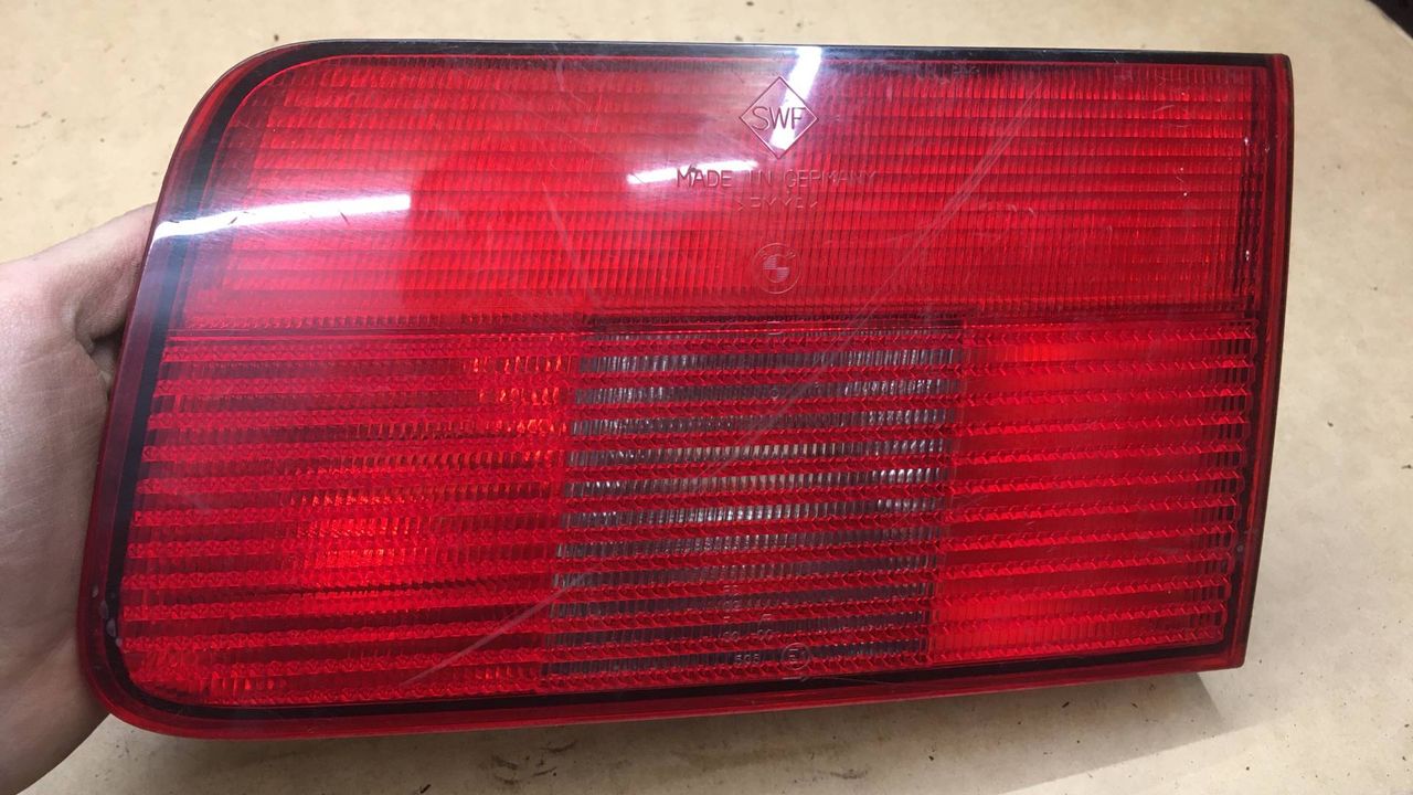 фонарь крышки багажника правый BMW 5 серия E39 2000, 8361674