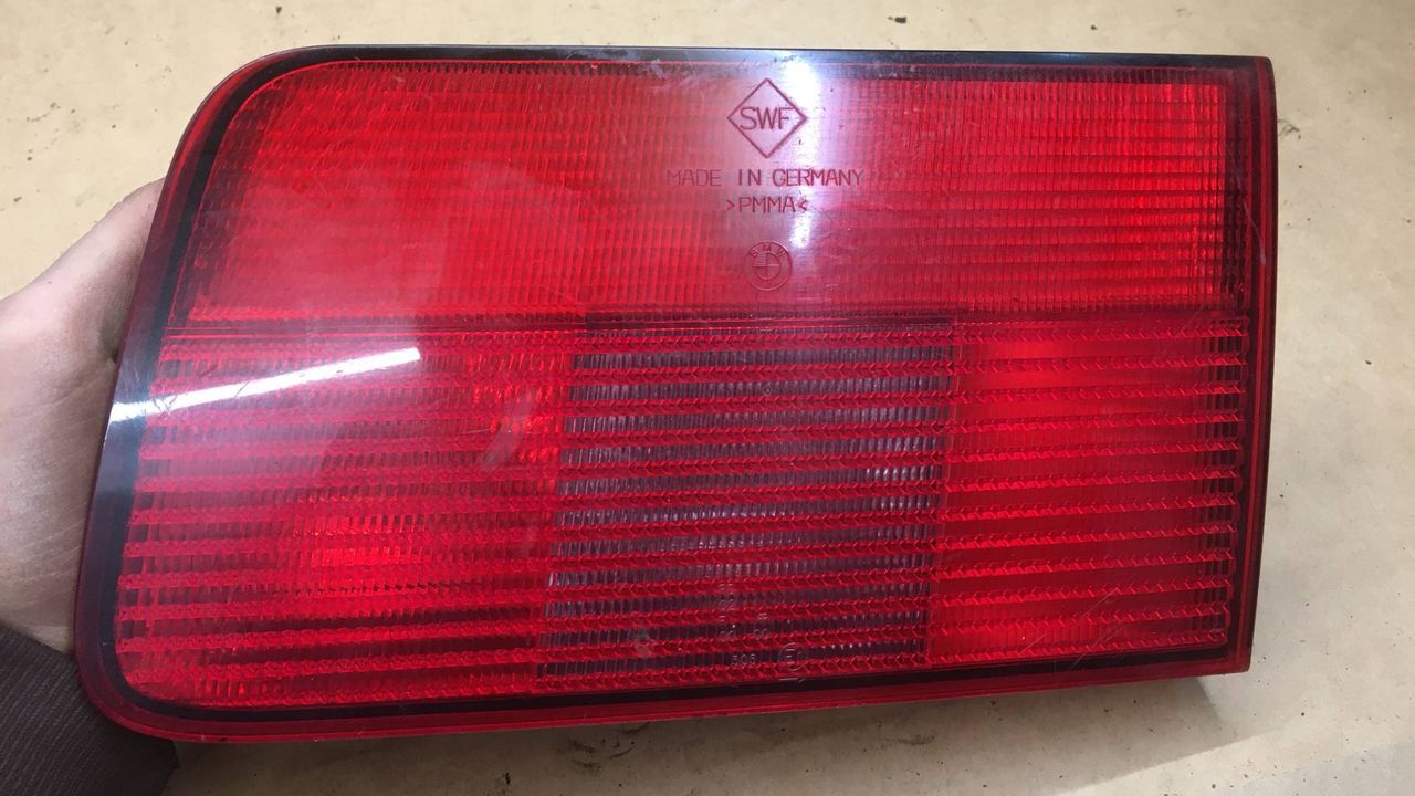 фонарь крышки багажника правый BMW 5 серия E39 2000, 8361674