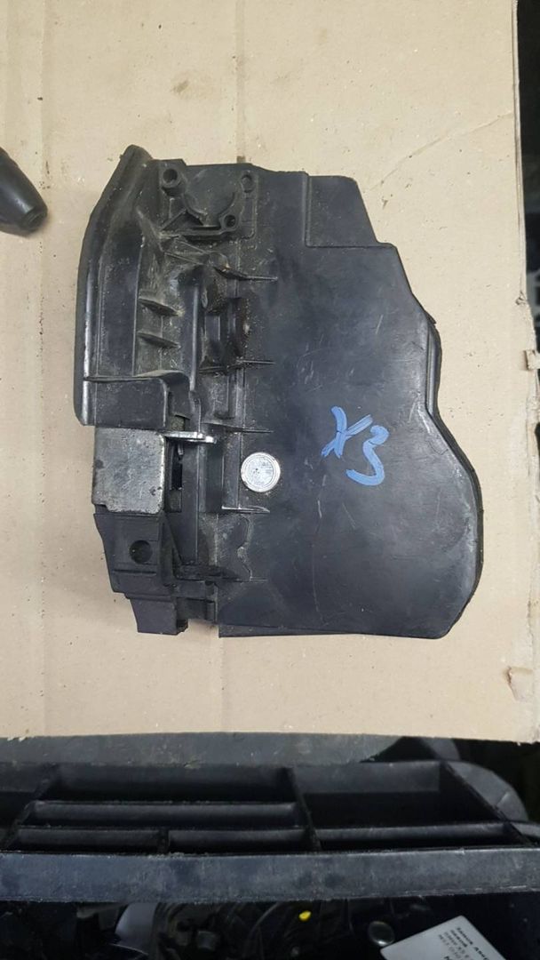 замок двери передней правой BMW X3 E83 2005, 7167068