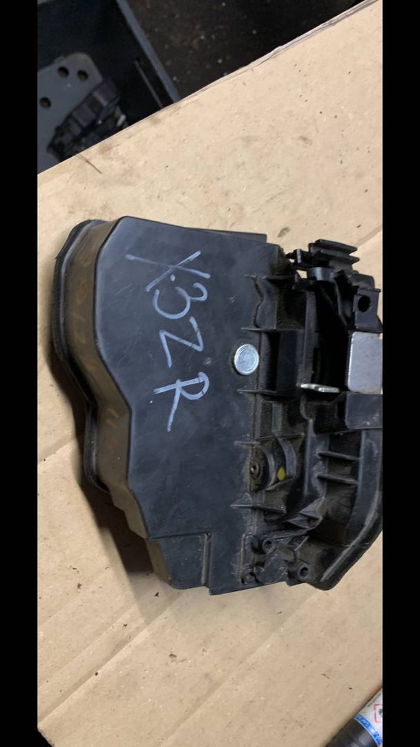замок двери задней правой BMW 5 серия E60/E61 2007, 7167076