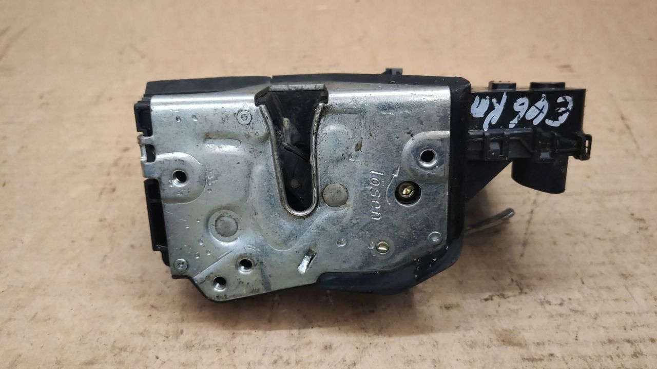 замок двери передней правой BMW 3 серия E46 2002
