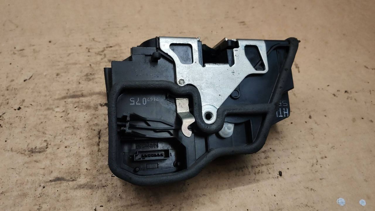 замок двери задней левой BMW X5 E70 2009, 7167075