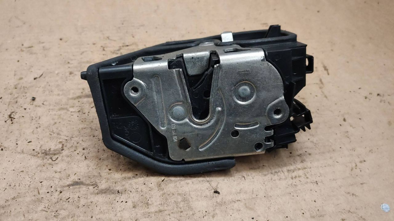 замок двери передней левой BMW X5 E70 2009, 7202145