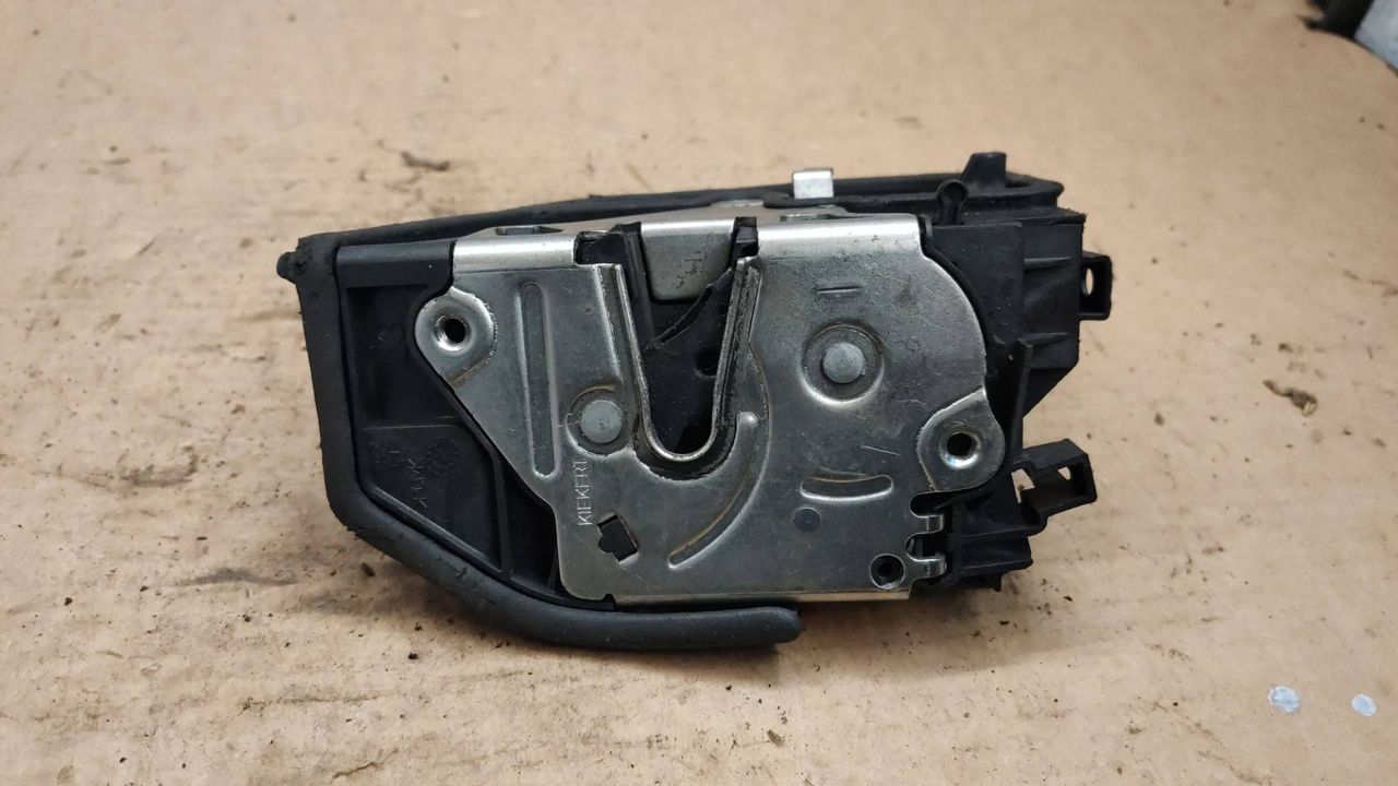 замок двери задней левой BMW X3 F25 2012, 7167069