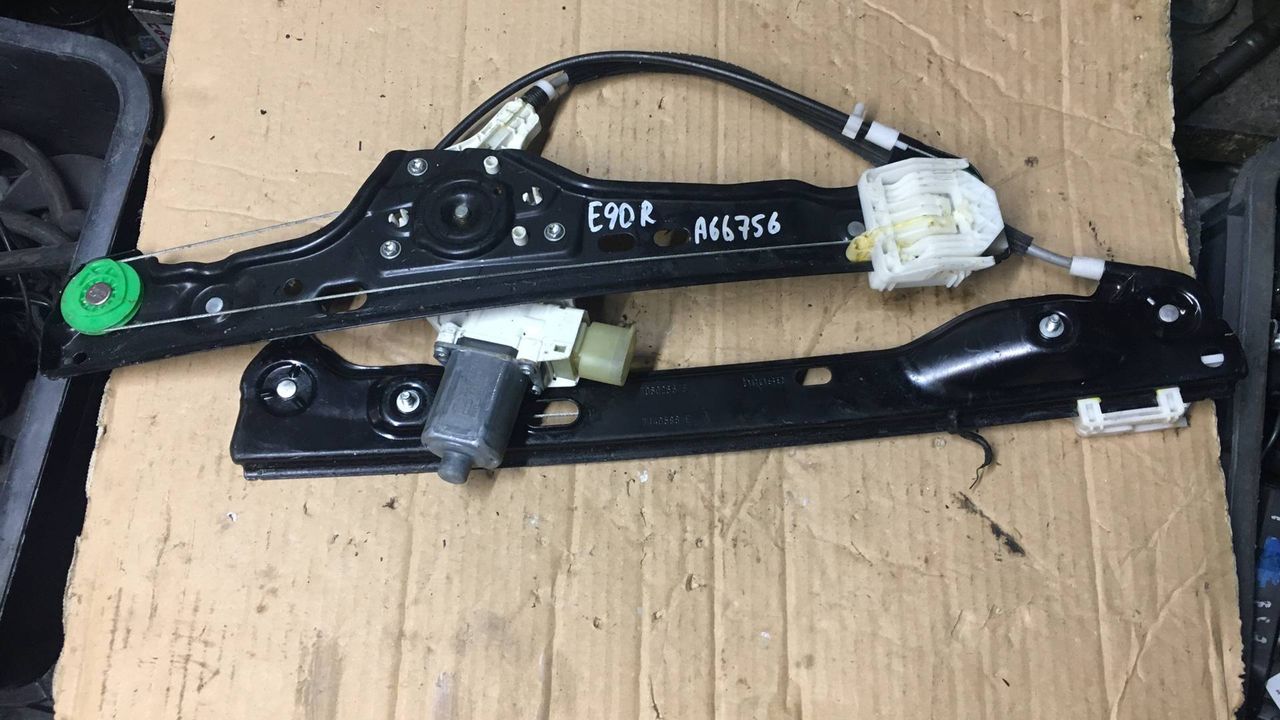 стеклоподъемник передний правый BMW 3 серия E90/E91 [рестайлинг] 2008, 2.0 л., дизель, АКПП, универсал, полный привод, 7060266