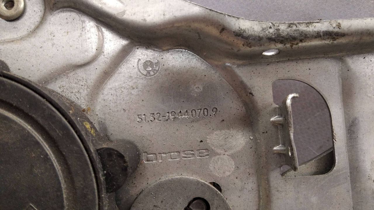 стеклоподъемник передний правый BMW 5 серия E34 1994, 1944070