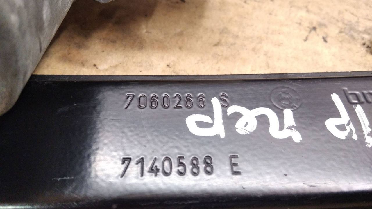 стеклоподъемник передний правый BMW 3 серия E90/E91/E92/E93 [рестайлинг] 2008, 2.0 л., дизель, АКПП, универсал, полный привод, 7060266