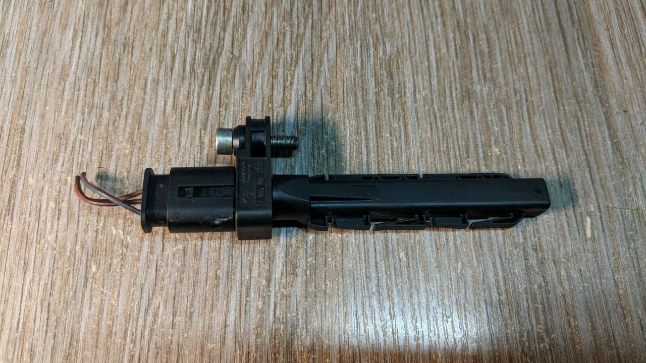 датчик коленвала BMW 5 серия F07/F10/F11 2009, 2.0 л., N47 D20 C, дизель, АКПП, седан, правый руль, 7805188, 13627805188