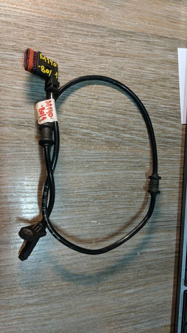 датчик ABS Mercedes-Benz E-Класс W212/S212/C207/A207 2010, 2.1 л., OM 651.924, дизель, АКПП, серебристый, седан, A2125402117