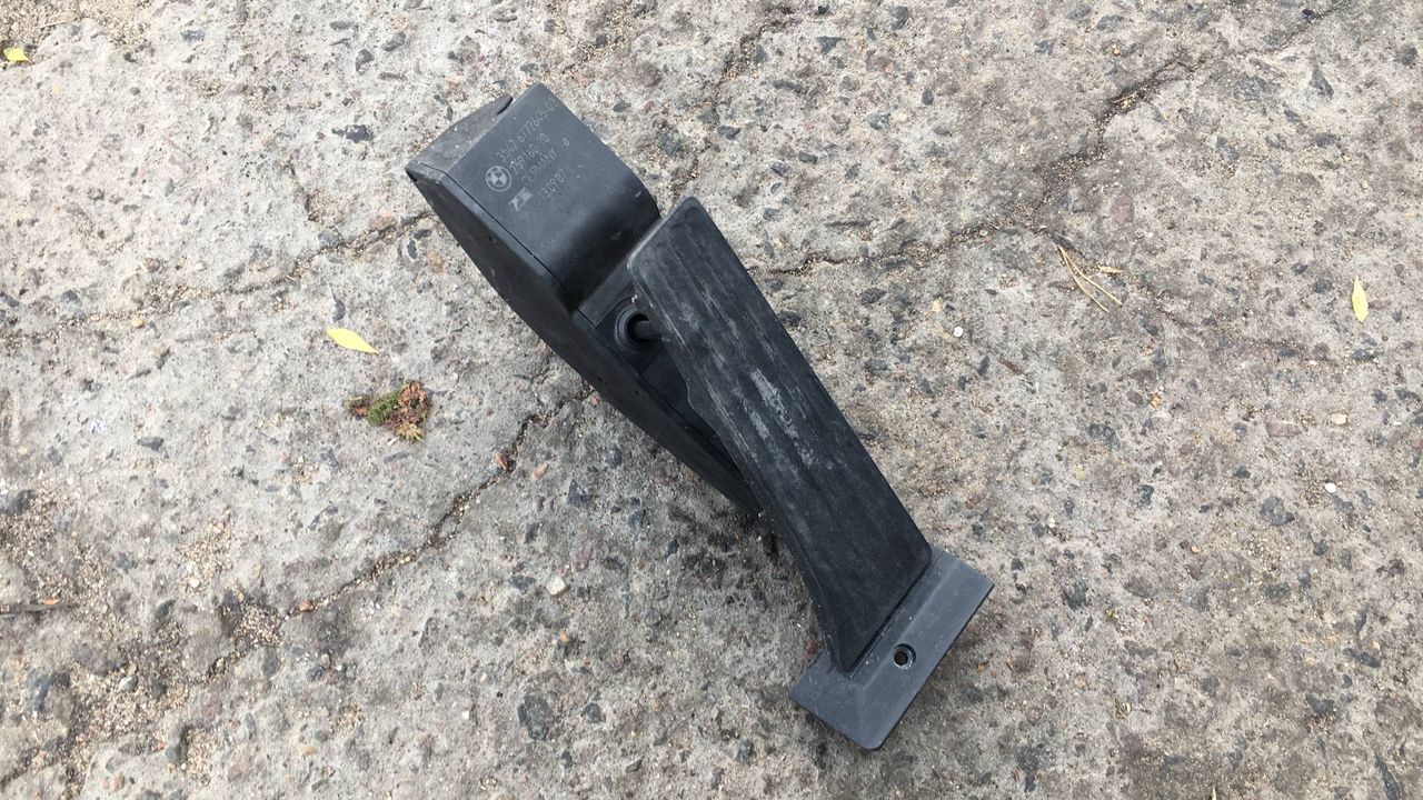 педаль BMW 3 серия E90/E91/E92/E93 2007, 2.0 л., дизель, АКПП, универсал, 6772645